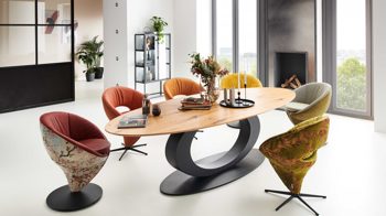 Polsterstuhl Koinor aus Leder in Orange KOINOR Dreh-Polsterstuhl sonnenfarbenes Leder India & mattschwarzes Fußkreuz