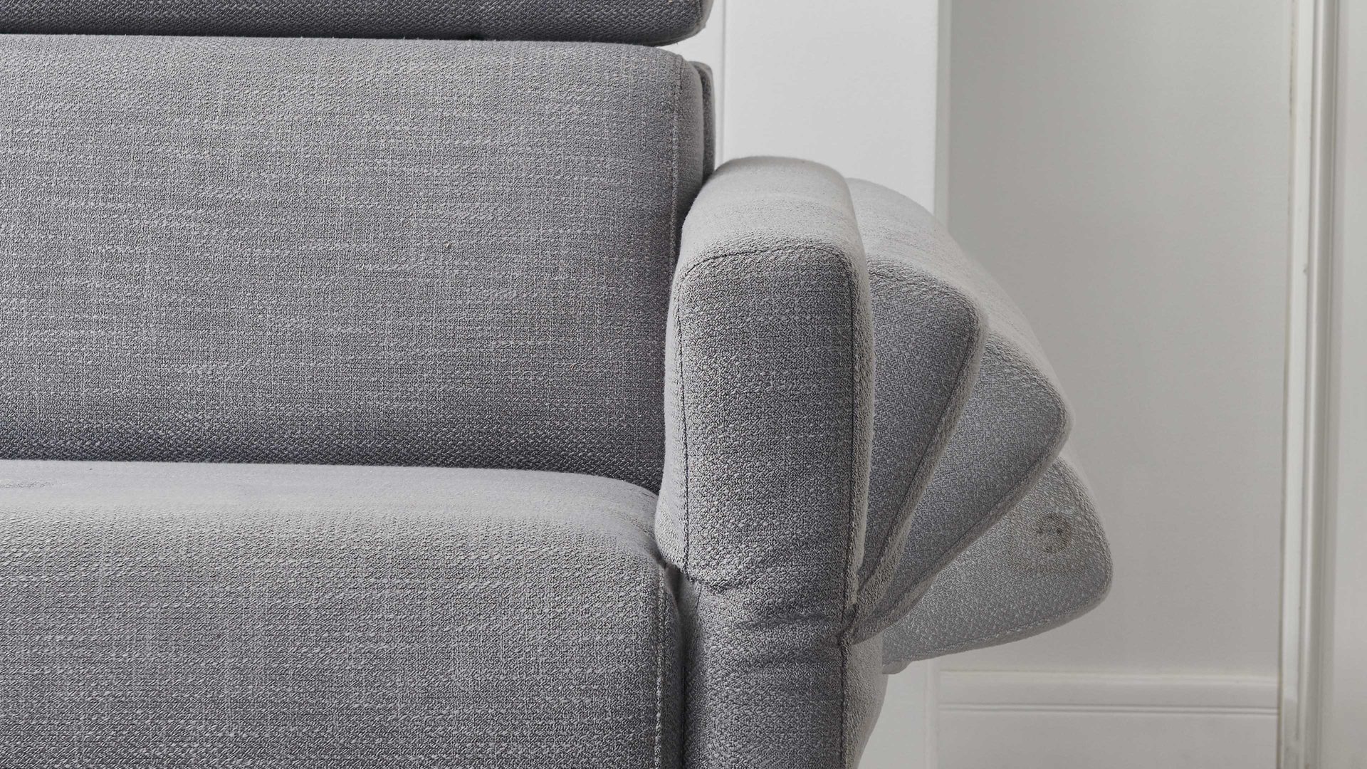 Schlafsofa comfortmaster besser sitzen, liegen, leben aus Stoff in Grau Comfortmaster Schlafsofa Maverick grauer Stoffbezug 55-6533 & Chromfüße - Breite ca. 160 cm