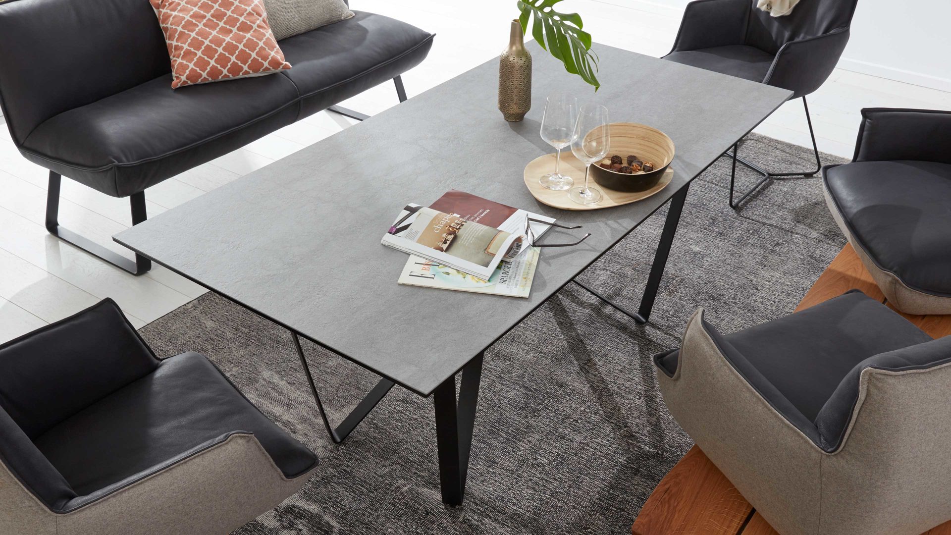 Esstisch Koinor aus Keramik in Anthrazit KOINOR Esstisch Kleo anthrazitfarbene Keramikplatte & schwarzes Metallgestell, Wildeiche – ca. 90 x 180 cm