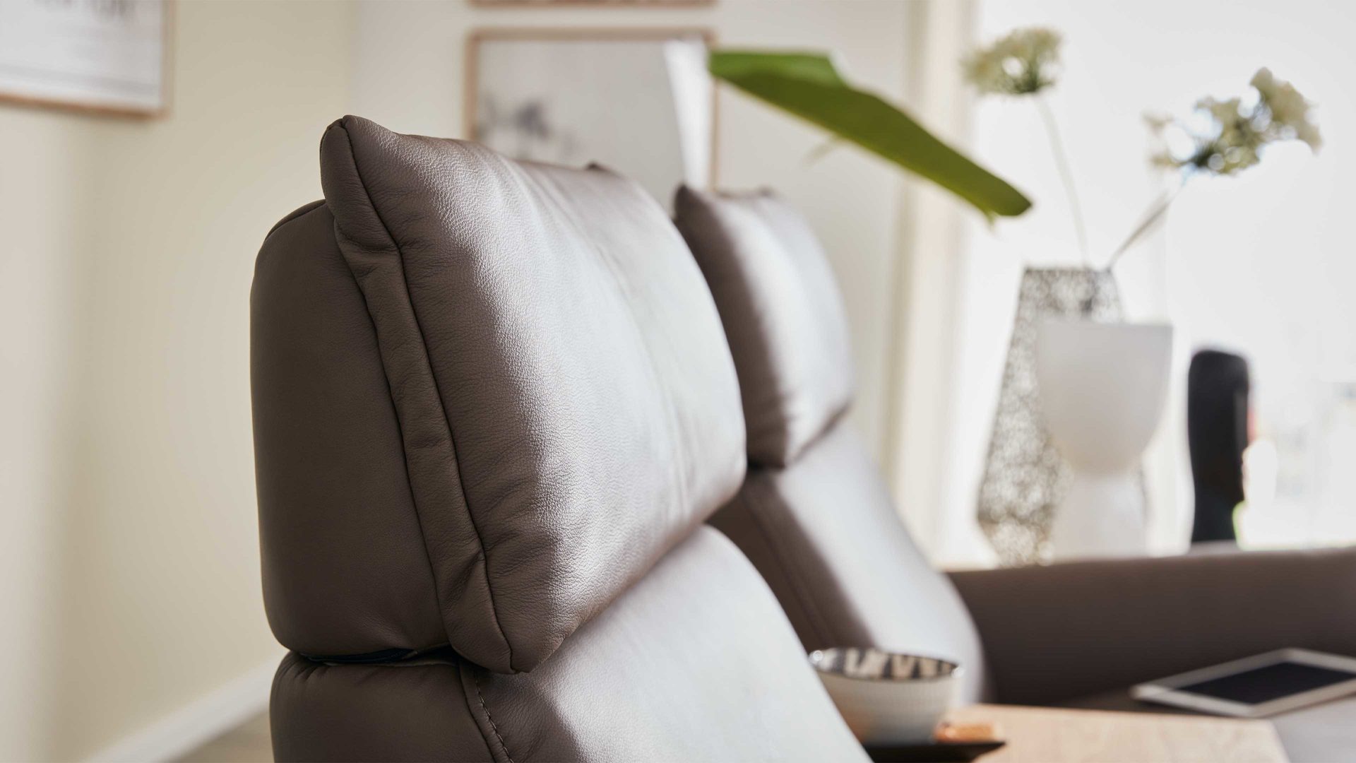 2,5-Sitzer comfortmaster besser sitzen, liegen, leben aus Leder in Dunkelbraun Comfortmaster 4160 - 2,5-Sitzer 44 Q mit Cumuly-Funktionen sattelfarbenes LongLife-Leder – Breite ca. 207 cm