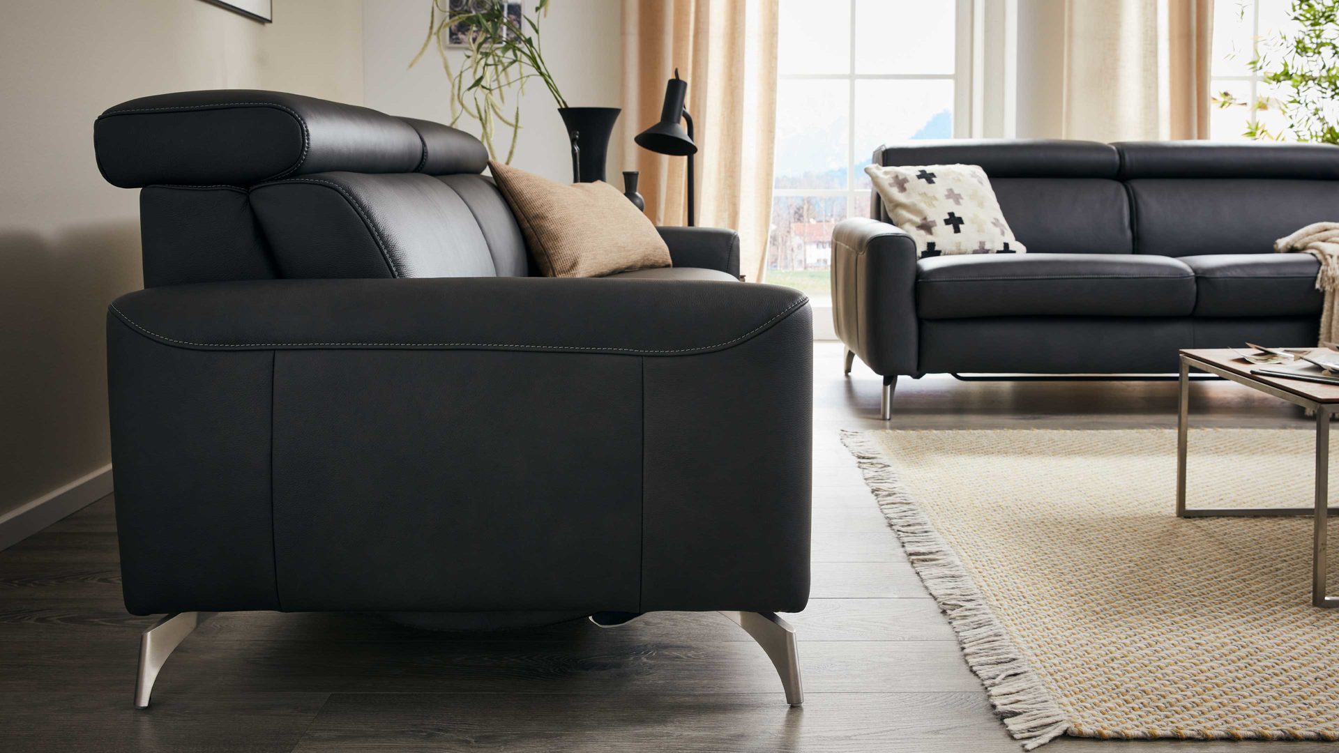 Dreisitzer comfortmaster besser sitzen, liegen, leben aus Leder in Schwarz Comfortmaster 1181 Spektra - Dreisitzer 168 N mit Wall-Free kohlefarbenes LongLife-Leder LG18 – Breite ca. 215 cm