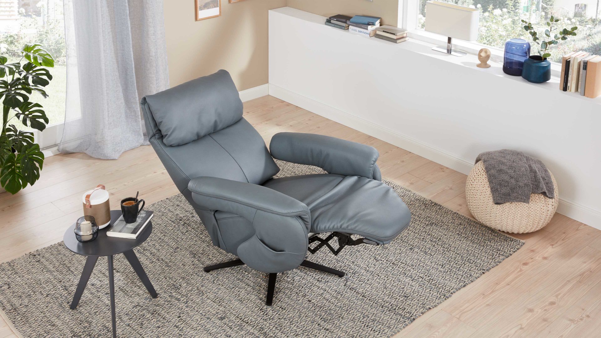Relaxsessel comfortmaster besser sitzen, liegen, leben aus Leder in Blau Comfortmaster 7446 - Relaxsessel 56V44 blaues LongLife-Leder Rustika & anthrazitfarbener Sternfuß