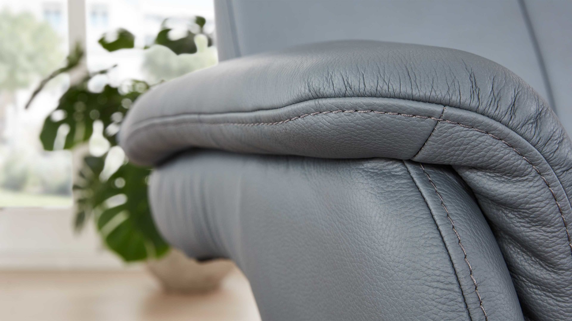 Relaxsessel comfortmaster besser sitzen, liegen, leben aus Leder in Blau Comfortmaster 7446 - Relaxsessel 56V44 blaues LongLife-Leder Rustika & anthrazitfarbener Sternfuß