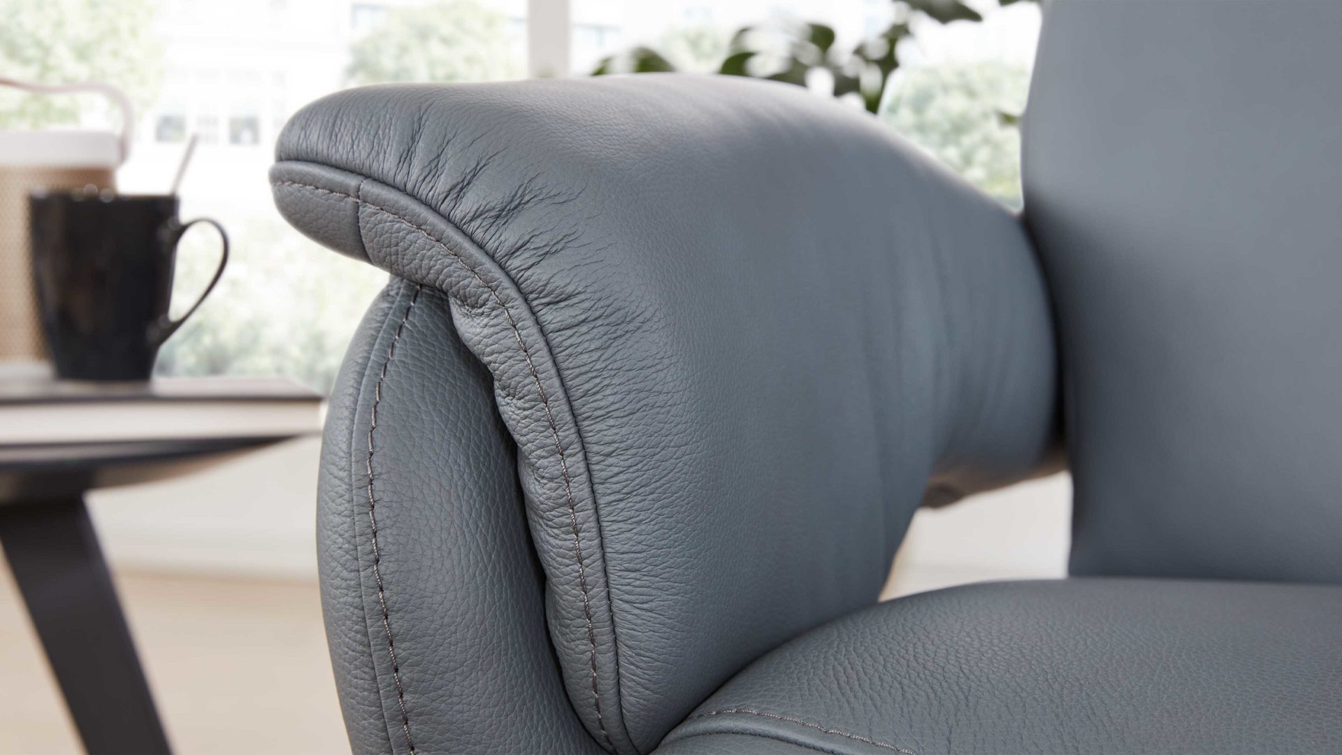 Relaxsessel comfortmaster besser sitzen, liegen, leben aus Leder in Blau Comfortmaster 7446 - Relaxsessel 56V44 blaues LongLife-Leder Rustika & anthrazitfarbener Sternfuß