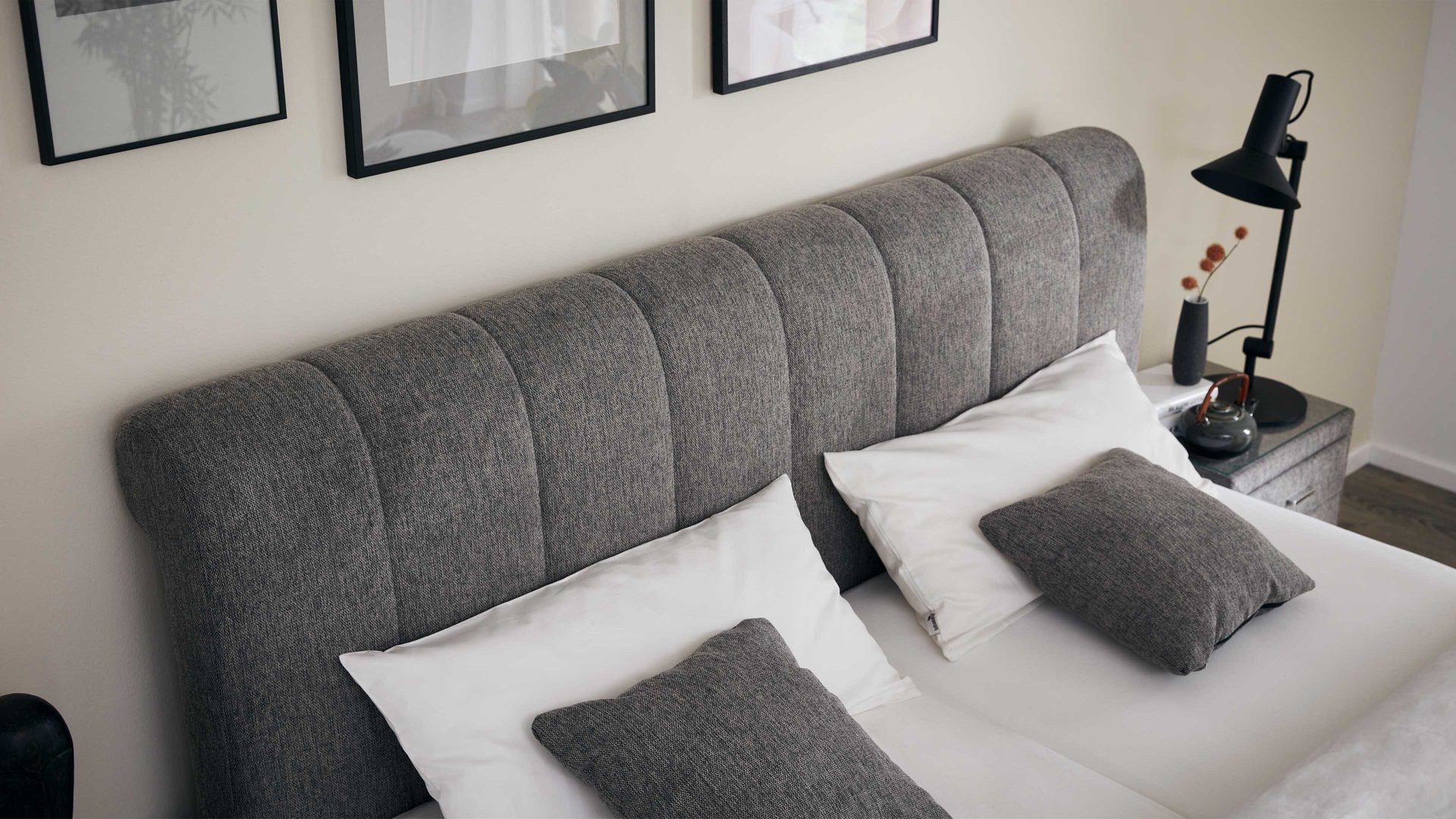 Polsterbett comfortmaster besser sitzen, liegen, leben aus Stoff in Grau Comfortmaster Messina - Polsterbett graue Mikrofaser Brego 321100 – Liegefläche ca. 180 x 200 cm