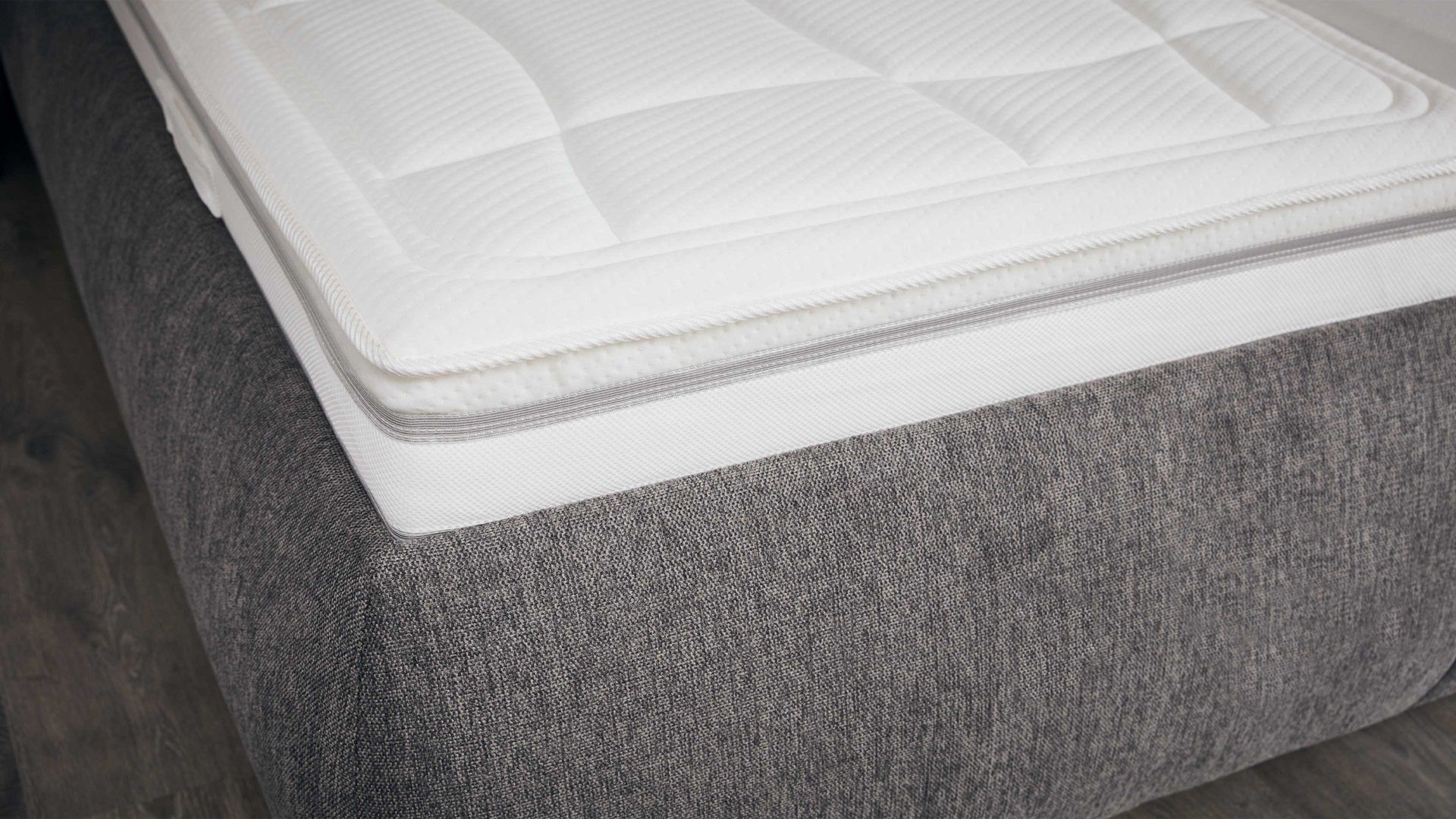 Polsterbett comfortmaster besser sitzen, liegen, leben aus Stoff in Grau Comfortmaster Messina - Polsterbett graue Mikrofaser Brego 321100 – Liegefläche ca. 180 x 200 cm