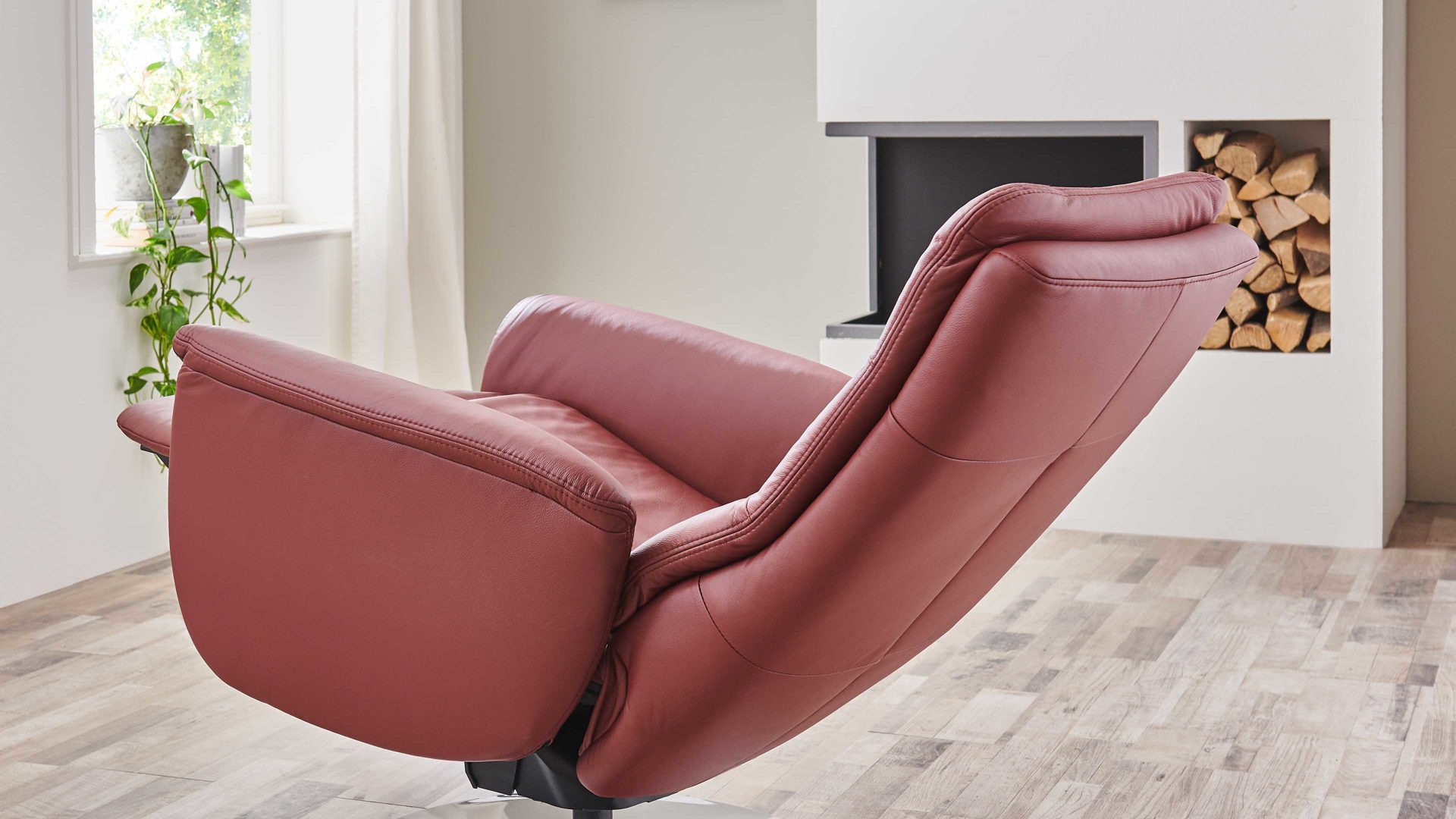 Relaxsessel OrthoSedis aus Leder in Rot OrthoSedis OS-PN1120 - Relaxsessel brombeerfarbenes Leder Torro & Edelstahl-Tellerfuß