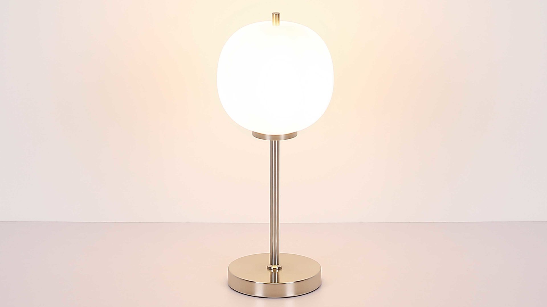 Tischleuchte Globo lighting aus Glas in Weiß GLOBO Leuchten Serie Blacky I - Tischlampe Opalglas & Nickel matt - Höhe ca. 45 cm