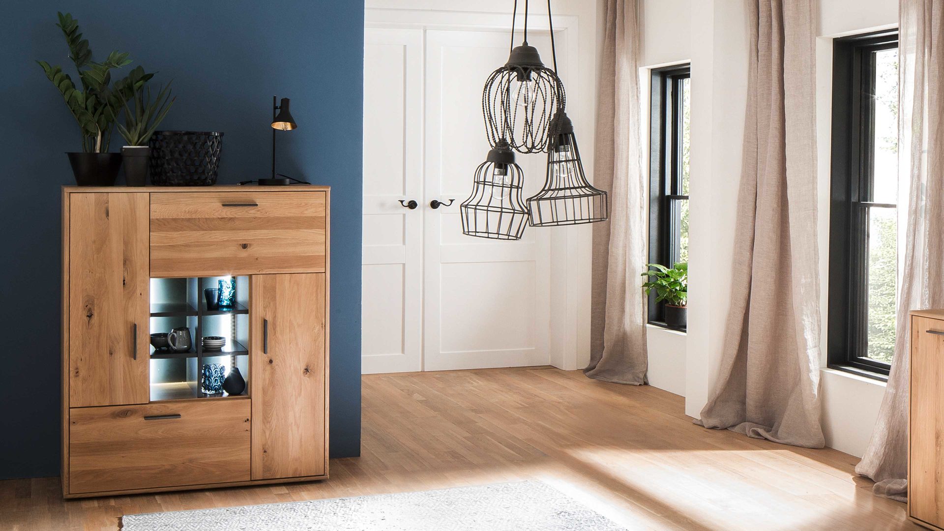 Highboard Mca furniture aus Holz in Holzfarben Wohnprogramm Portland - Highboard Asteiche bianco & Anthrazit – zwei Türen, eine Schublade, eine Klappe