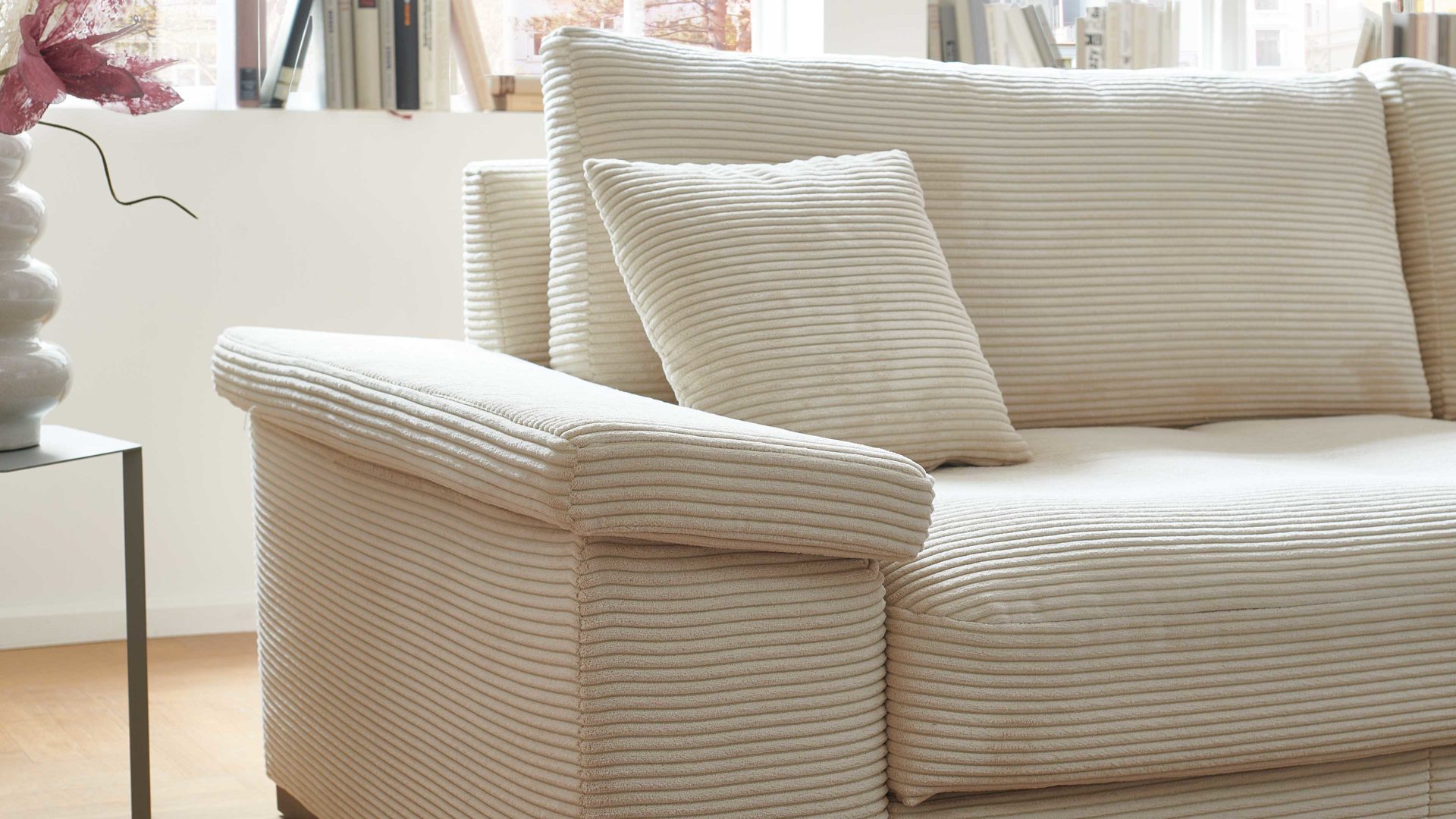 Bigsofa A. z. iwaniccy aus Stoff in Beige Polsterprogramm Spirit - Bigsofa cremefarbener Breitcord Lincoln 03 - Breite ca. 284 cm