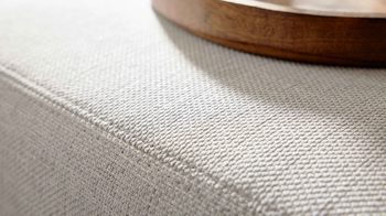 Ecksofa Interliving aus Stoff in Hellgrau Interliving Sofa Serie 4251 – Ecksofa mit Funktionen platinfarbener Bezug Vaneo 7 & schwarze Metallfüße 4.26 – Stellfläche ca. 300 x 225 cm