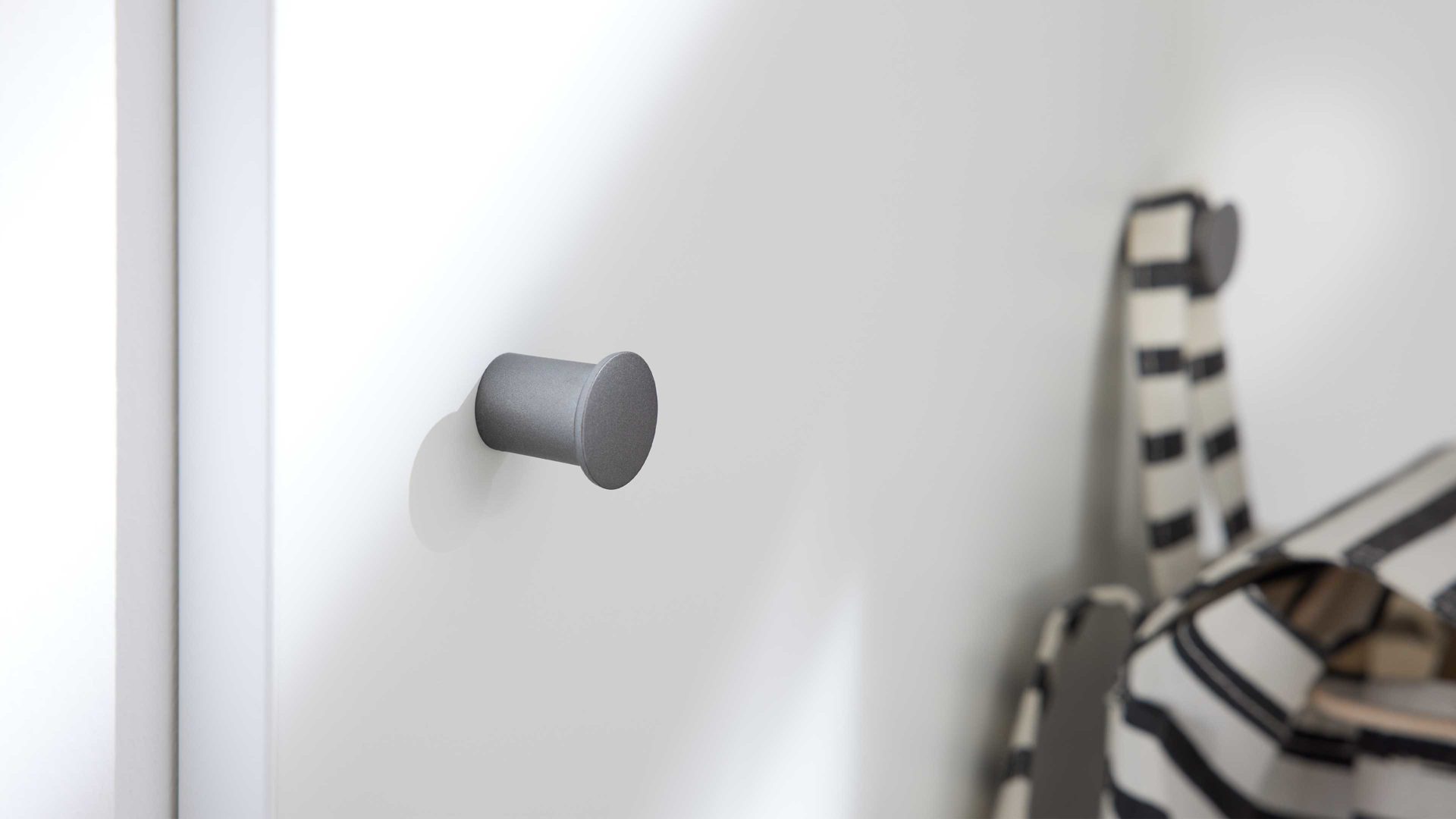 Garderoben-Set Interliving aus Holz in Weiß Interliving Garderobe Serie 6012 - Garderoben-Set weißer Mattlack & Steineiche - dreiteilig