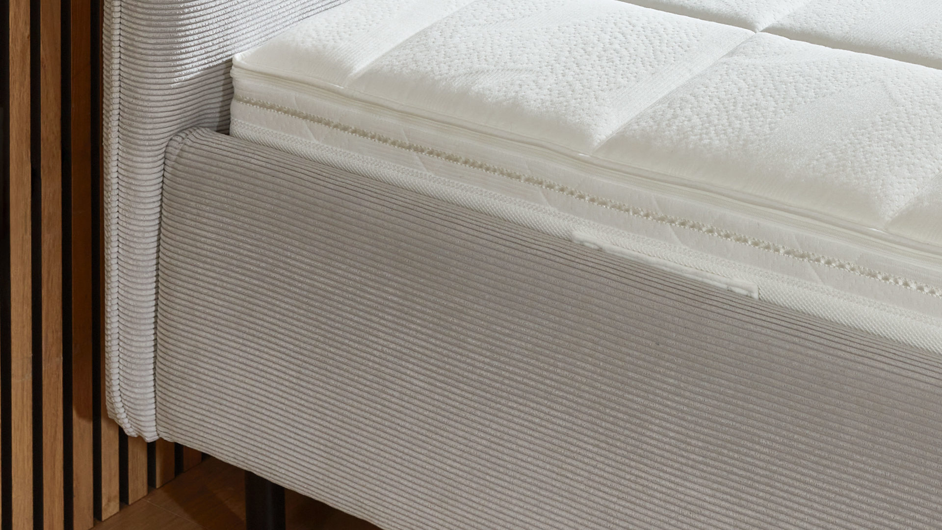 Bettgestell comfortmaster besser sitzen, liegen, leben aus Stoff in Hellgrau Comfortmaster Polsterbett Serie OC-PB23104 - Polsterbettgestell silberfarbener Feincord – Liegefläche ca. 180 x 200 cm