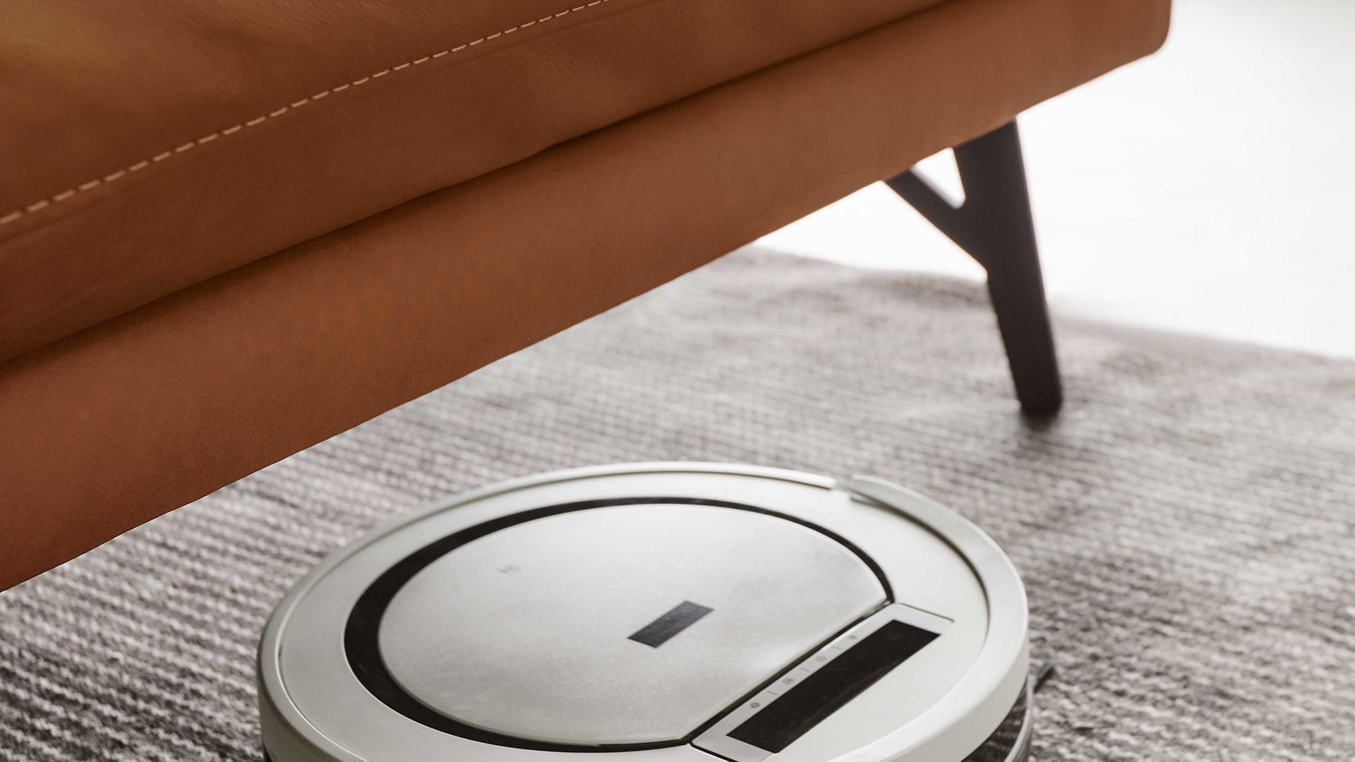 Ecksofa Himolla aus Leder in Orange himolla Polsterprogramm 1385-Promotion - Ecksofa mit motorischer Funktion brandyfarbenes LongLife-Leder LG24 & anthrazitfarbene Metallfüße - Stellfläche ca. 304 x 175 cm