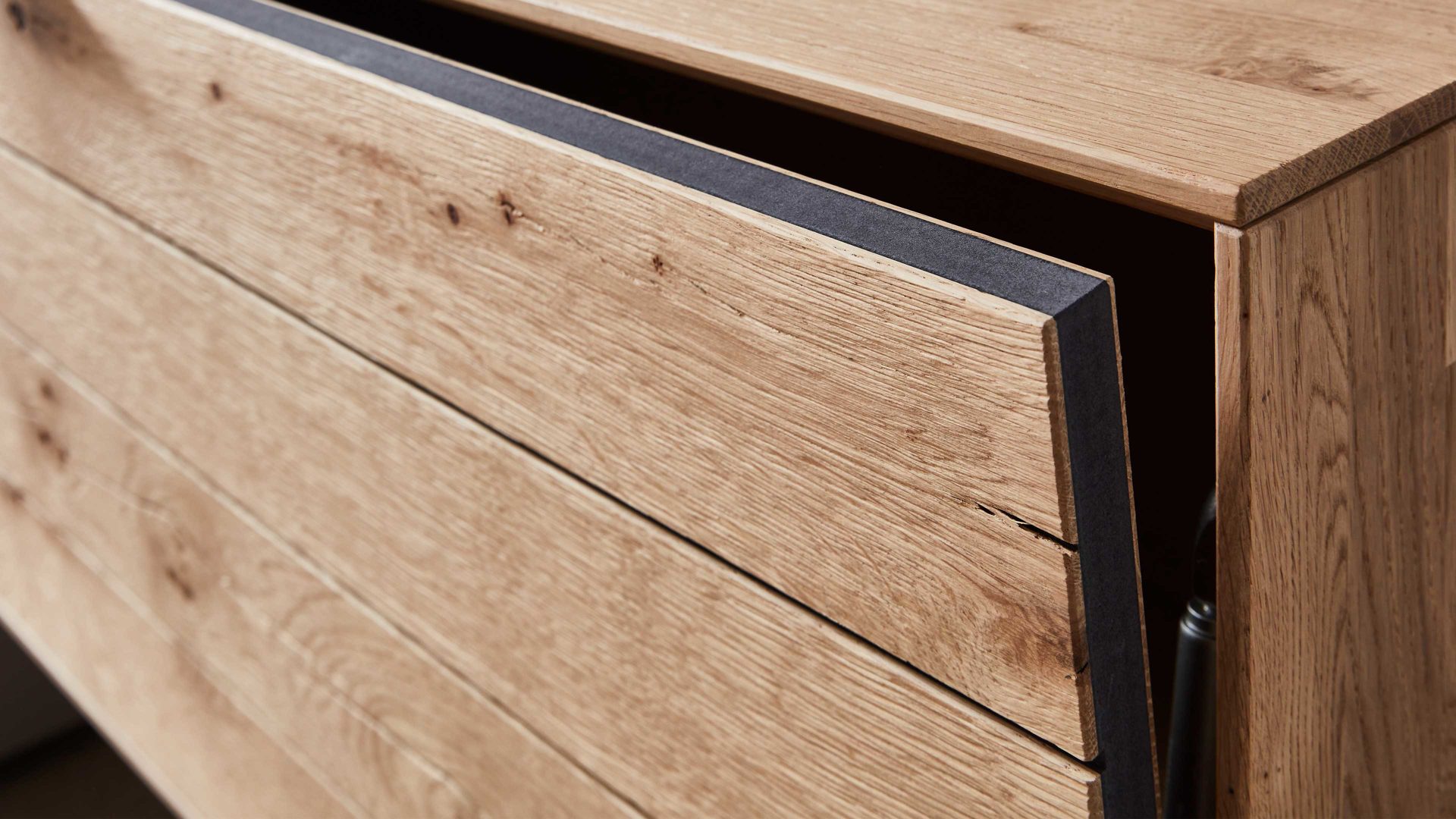 Couchtisch Wöstmann markenmöbel aus Holz in Holzfarben WÖSTMANN Wohnprogramm WM 2380 - Couchtisch Wild- & Balkeneiche, carbonfarbenes Metall - ca. 120 x 70 cm