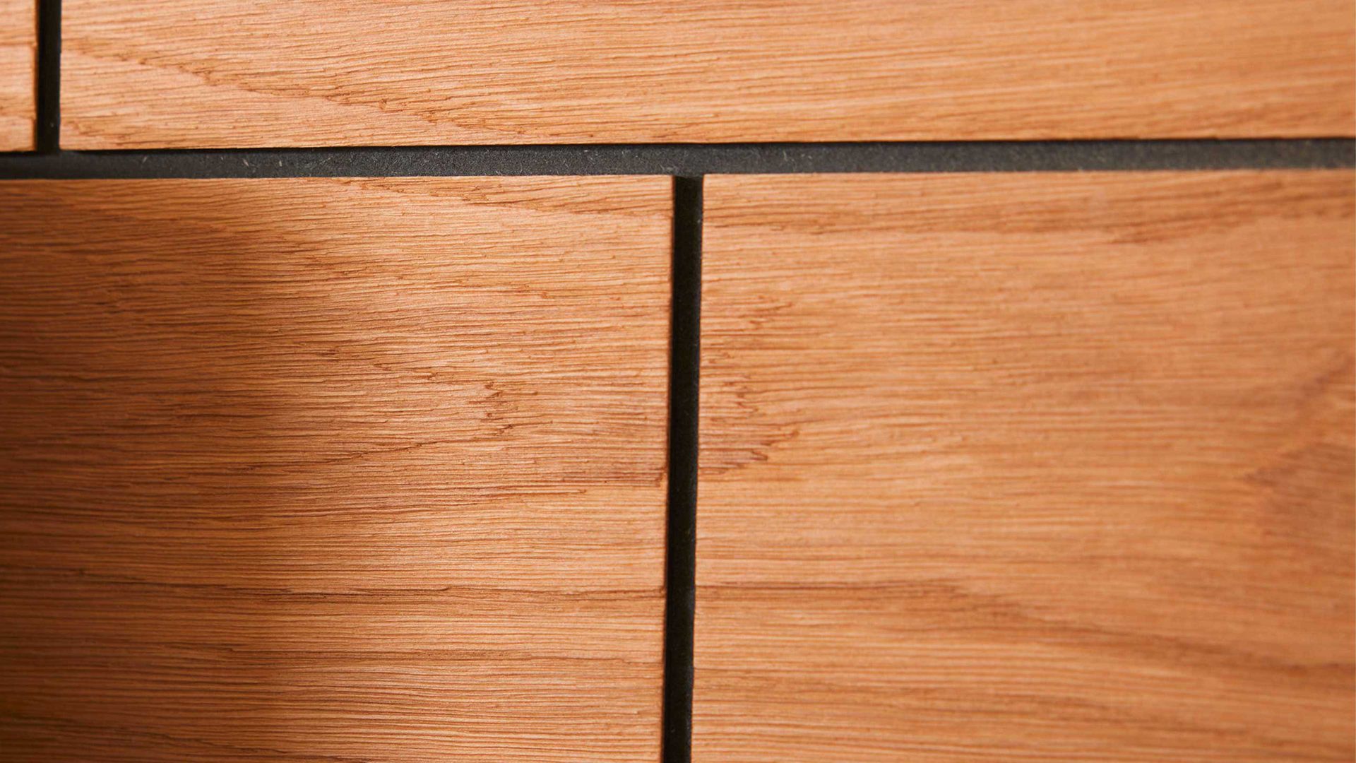 Wandregal Interliving aus Holz in Dunkelgrau Interliving Wohnzimmer Serie 2030 - Wandregal 40 Wolfram Grey & Spaltholz - Länge ca. 150 cm