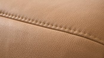 Ecksofa Interliving aus Stoff in Orange Interliving Sofa Serie 4064 - Ecksofa kurkumafarbene Mikrofaser Galero Punto & Fuß W003-01 - Stellfläche ca. 275 x 176 cm