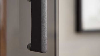 Vitrine Interliving aus Holz in Holzfarben Interliving Wohnzimmer Serie 2027 - Vitrine 09 Asteiche - eine Tür, Höhe ca. 209 cm