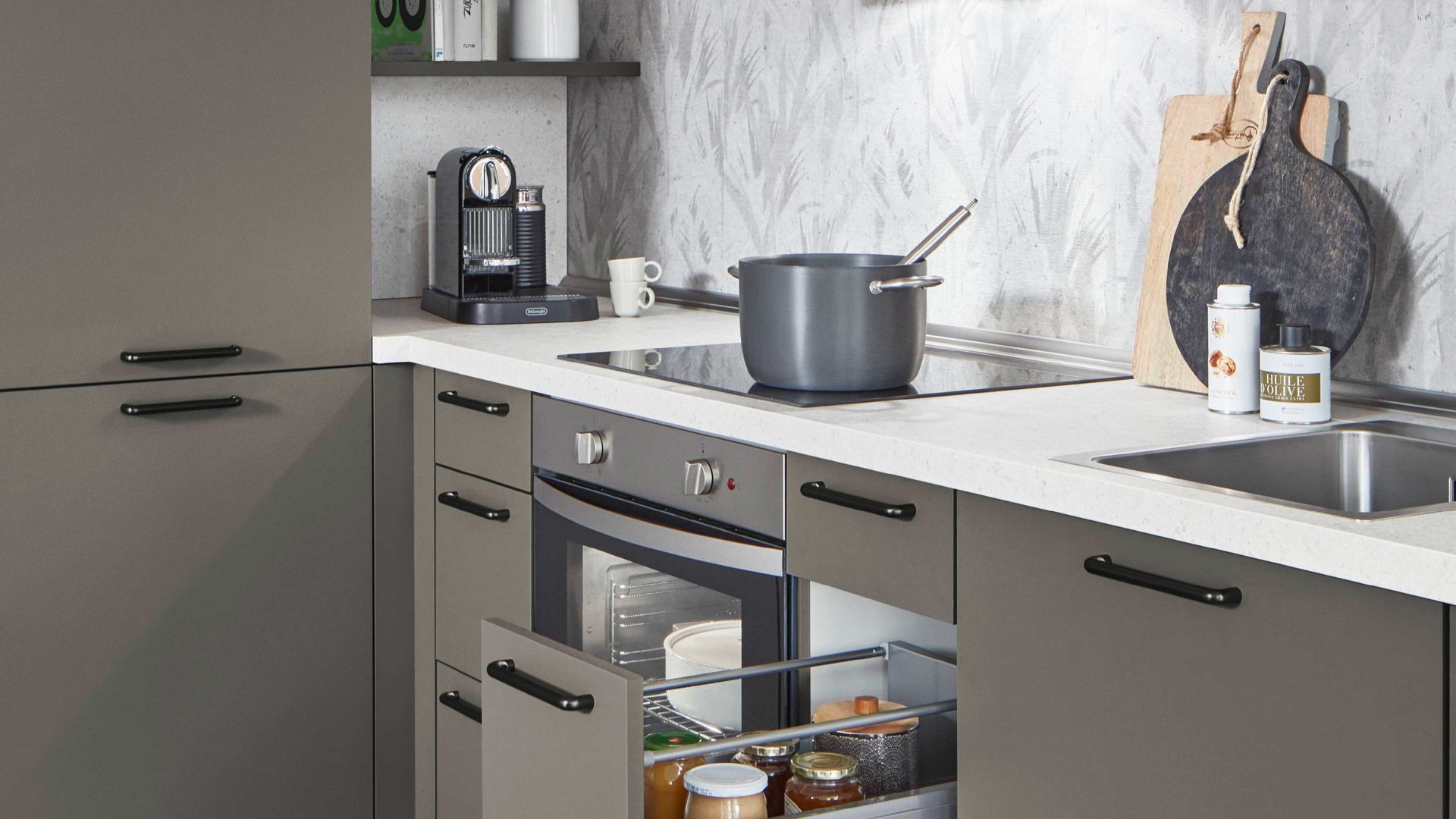 Einbauküche Nobilia® aus Holz in Dunkelgrau nobilia® Einbauküche Laser mit privileg-Elektrogeräten Taupegrau - Stellfläche ca. 245 x 425 cm