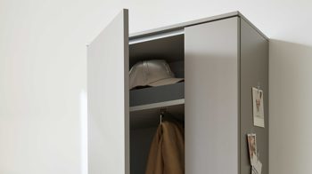 Garderobenschrank Interliving aus Holz in Hellgrau Interliving Garderobe Serie 6012 - Garderobenschrank graubeiger Mattlack - zwei Türen, Höhe ca. 180 cm