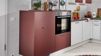 Einbauküche Pino aus Holz in Dunkelrot pino Einbauküche inklusive Einbaugeräte Rubinrot & Alpinweiß - Stellfläche ca. 298 x 205 cm