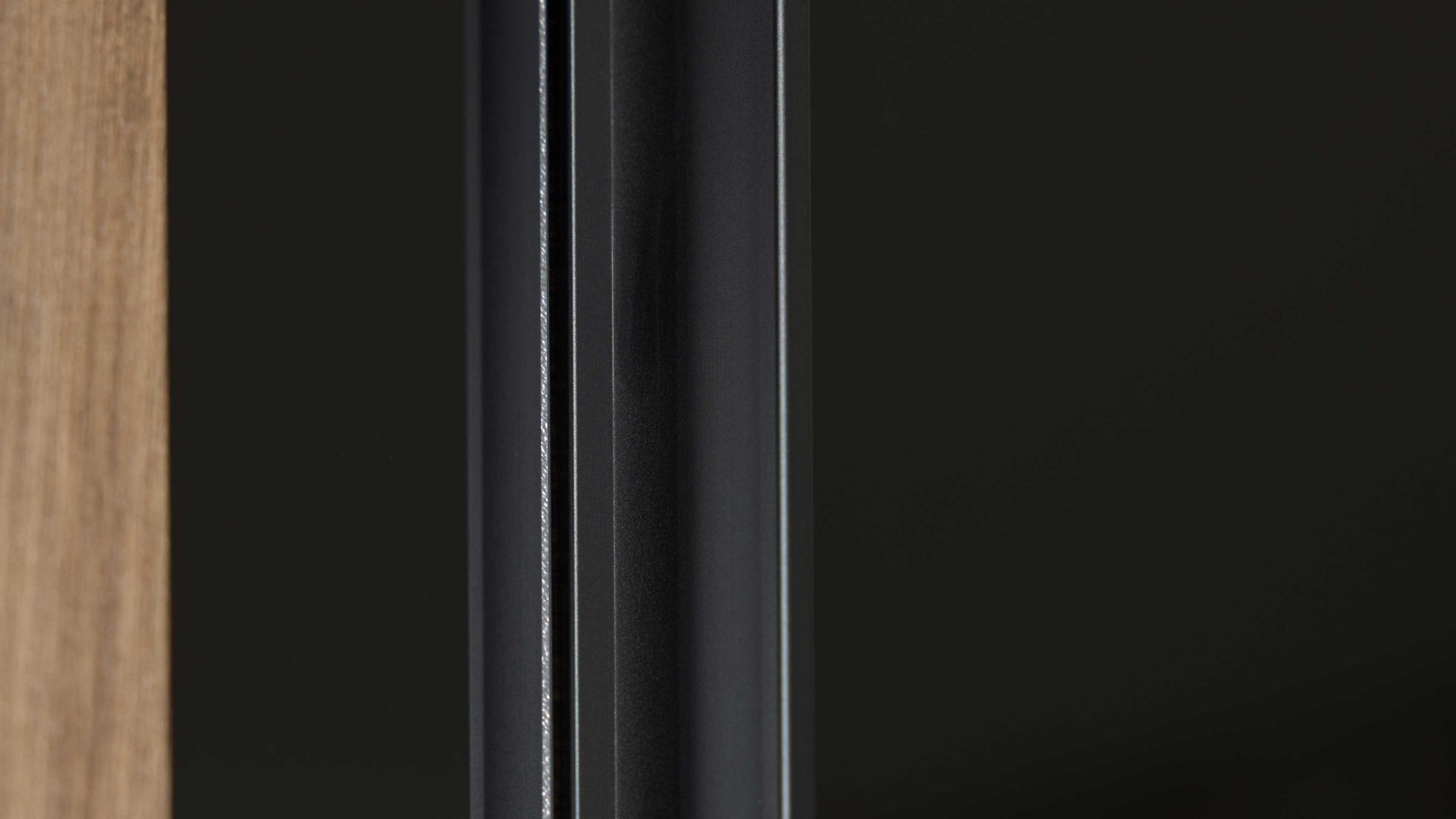 Kleiderschrank Interliving aus Holz in Schwarz Interliving Kleiderschrank Serie 1208 - Schwebetürenschrank 98436 Schwarzglas & Atlantic Eiche - zwei Türen, Breite ca. 298 cm