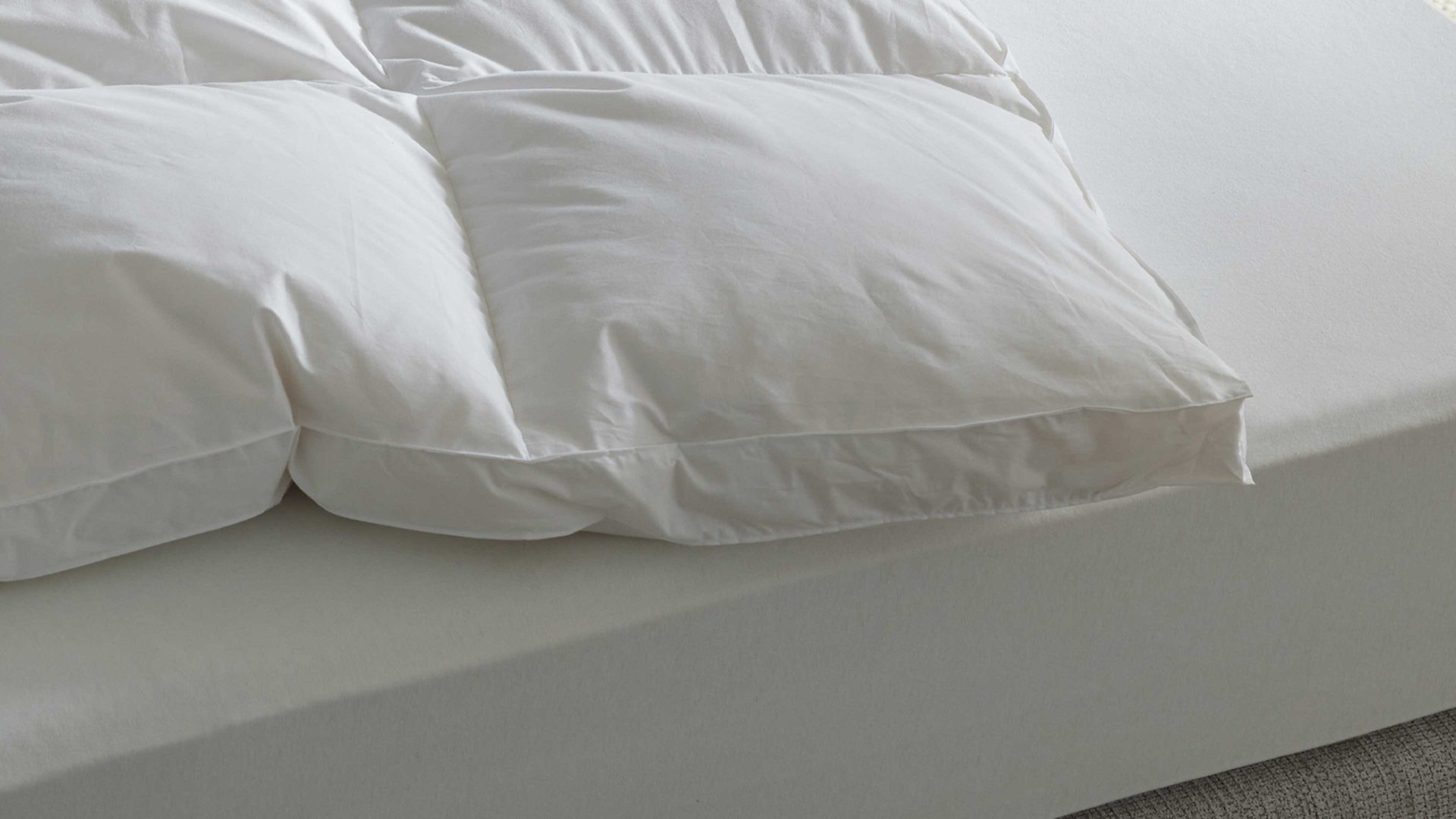 Daunendecke Interliving aus Stoff in Weiß Interliving Bettdecke Serie 9205 - Daunendecke als Winterbett warm, ca. 1.300 g Daunen - ca. 200 x 220 cm