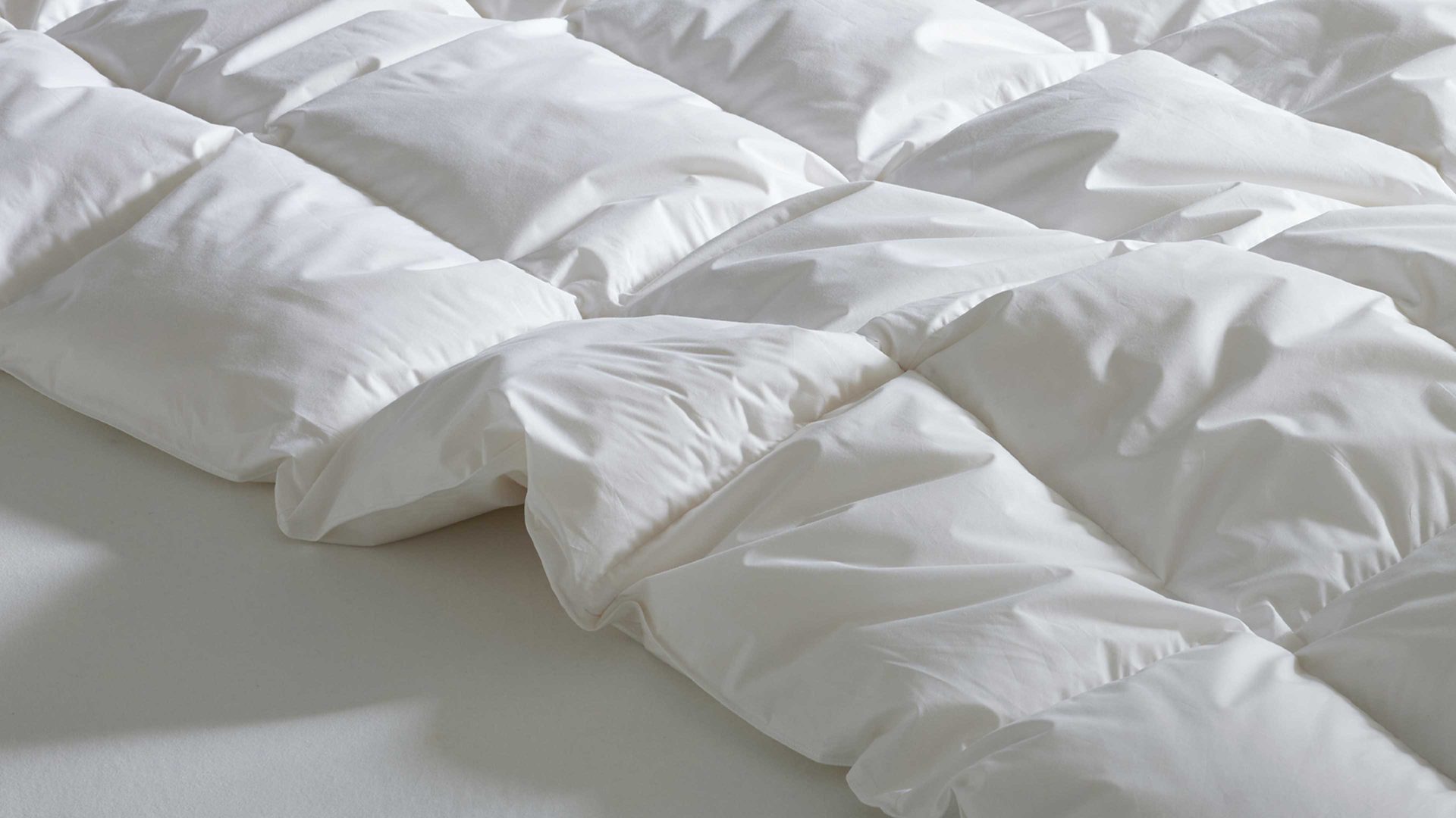 Daunendecke Interliving aus Stoff in Weiß Interliving Bettdecke Serie 9205 - Daunendecke als Cassettendecke normal, ca. 890 g Daunen - ca. 200 x 200 cm