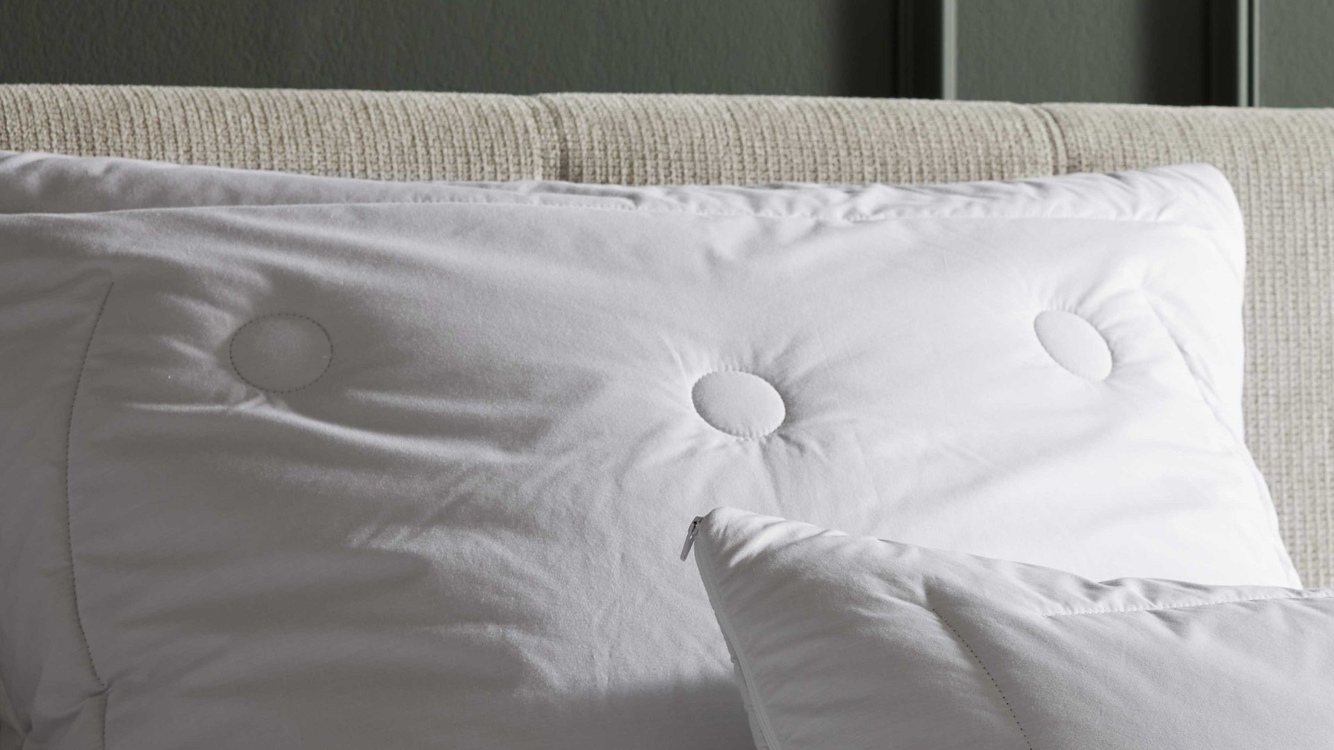 Kopfkissen Interliving aus Naturfaser in Weiß Interliving Kopfkissen Serie 9206 - Kamelhaarkissen Kamelhaarflaum & Federn, ca. 1.000 g - ca. 80 x 80 cm