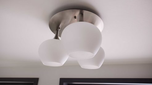 Deckenleuchte Interliving aus Glas in Weiß Interliving Leuchten Serie 9344 - Deckenleuchte Opalglas & Nickel – Durchmesser ca. 45 cm