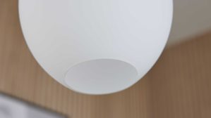 Pendelleuchte Interliving aus Glas in Weiß Interliving Leuchten Serie 9344 - Hängelampe Opalglas & Nickel – Durchmesser ca. 29 cm