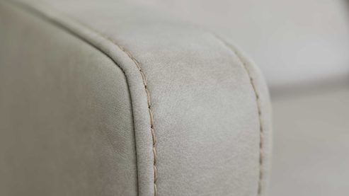 Zweisitzer Interliving aus Leder in Grau Interliving Sofa Serie 4065 – Zweisitzer 2KV kieselfarbenes Leder Cloudy gravel & schwarze Metallfüße – Länge ca. 180 cm