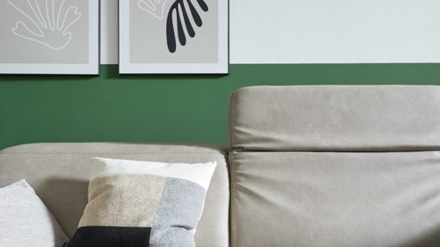 2,5-Sitzer Interliving aus Leder in Grau Interliving Sofa Serie 4065 – 2,5-Sitzer 2,5KV kieselfarbenes Leder Cloudy gravel & schwarze Metallfüße – Länge ca. 210 cm