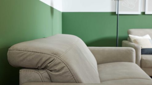 2,5-Sitzer Interliving aus Leder in Grau Interliving Sofa Serie 4065 – 2,5-Sitzer 2,5KV kieselfarbenes Leder Cloudy gravel & schwarze Metallfüße – Länge ca. 210 cm