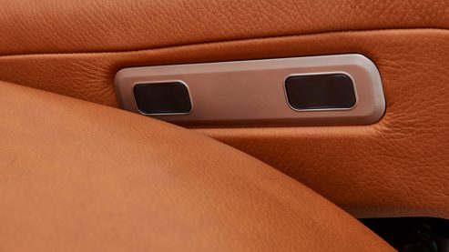 Ecksofa comfortmaster besser sitzen, liegen, leben aus Leder in Hellbraun Comfortmaster Spektra 1480 - Relax-Wohnlandschaft mit vielen Funktionen honigfarbenes LongLife-Leder Rustika LG 24 – Stellfläche ca. 237 x 255 cm