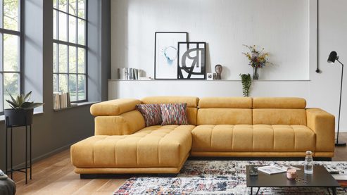 Ecksofa KAWOO aus Stoff in Gelb KAWOO Serie 7587 - Ecksofa mit Kopfpolsterverstellung gelbgoldene Chenille XBO 05 & schwarze Metallfüße - Stellfläche ca. 207 x 301 cm