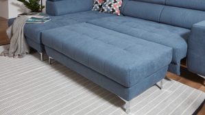 Polsterhocker KAWOO aus Stoff in Blau KAWOO Serie 7567 - XXL-Polsterhocker taubenblauer Bezug EQE 16 & Chromfuß C17 - ca. 156 x 72 cm