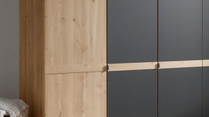 Kleiderschrank PARTNERRING COLLECTION aus Holz in Holzfarben PARTNERRING COLLECTION Schlafzimmerprogramm Pasadena – Kleiderschrank Bianco Eiche & Graphit - fünf Türen, Breite ca. 250 cm