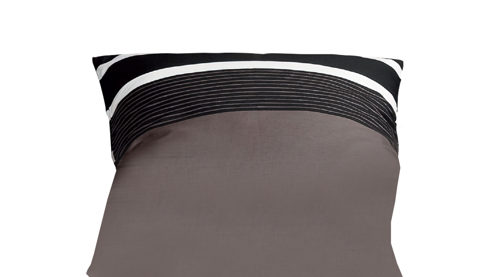 Bettwäsche-Set Janine® aus Naturfaser in Dunkelbraun J. D. Bettwäsche-Set nougatfarbener Mako-Satin – zweiteilig, ca. 155 x 220 cm