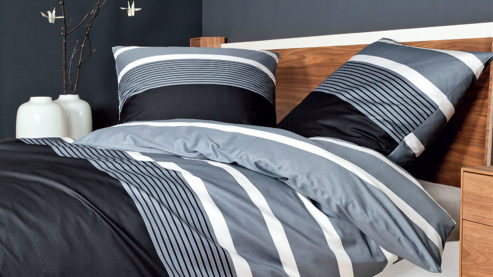 Bettwäsche-Set Janine® aus Naturfaser in Grau J. D. Bettwäsche-Set silberfarbener Mako-Satin – zweiteilig, ca. 135 x 200 cm