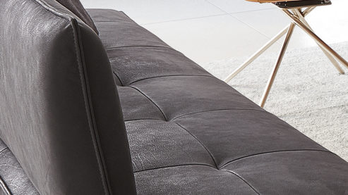 Polsterbank Koinor aus Leder in Schwarz KOINOR Dining System - Polsterbank krähenfarbenes Leder Classic, Wildeiche & Edelstahl - Länge ca. 214 cm