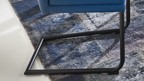 Schwingstuhl laVie aus Leder in Blau laVie Schwingstuhl bzw. Freischwinger Color-Line atlanticblaues Leder Napoli 984 & schwarzes Eisen