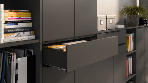 Aktenschrank Germania aus Holz in Dunkelgrau Büroprogramm Mailand - Aktenschrank Graphit - ca. 81 x 197 cm