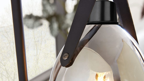 Tischleuchte Interliving aus Glas in Grau Interliving Leuchten Serie 9332 - Tischleuchte Rauchglas & Mattschwarz – Höhe ca. 52 cm