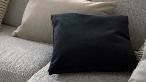 Kissenbezug /-hülle Interliving aus Stoff in Schwarz Interliving Kissenhülle Serie 9120 schwarzer Samt - ca. 45 x 45 cm