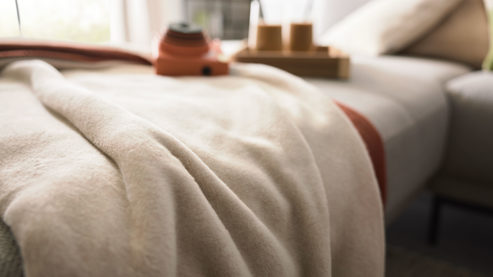 Wohndecke Interliving aus Mischgewebe in Orange Interliving Wohndecke Serie 9104 Rotfuchs & Feder – ca. 150 x 200 cm