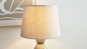 Tischleuchte Interliving aus Keramik in Grau Interliving Leuchten Serie 9346 - Tischlampe graue Keramik – Höhe ca. 49 cm