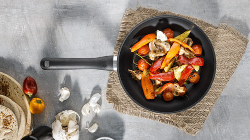 Bratpfanne Fissler aus Metall in Schwarz Fissler Induktions-Pfanne Cenit® schwarzes Aluminium - Durchmesser ca. 24 cm