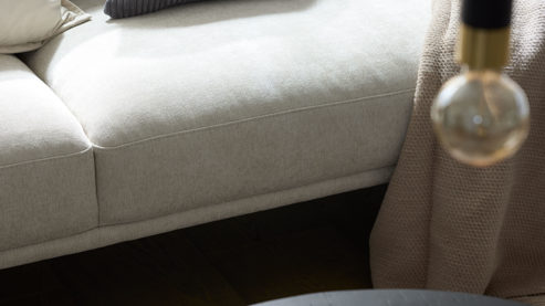 Bigsofa Roomio® aus Stoff in Weiß Roomio® No. 4104 - Bigsofa naturfarbener Strukturbezug Yelda & Holzfüße 1103 HFEG - Länge ca. 212 cm