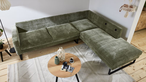 Ecksofa Roomio® aus Stoff in Grün Roomio® No. 4105 - Ecksofa schildkrötenfarbener Bezug Monty & schwarze Kufenfüße 256 MK - Stellfläche ca. 278 x 221 cm